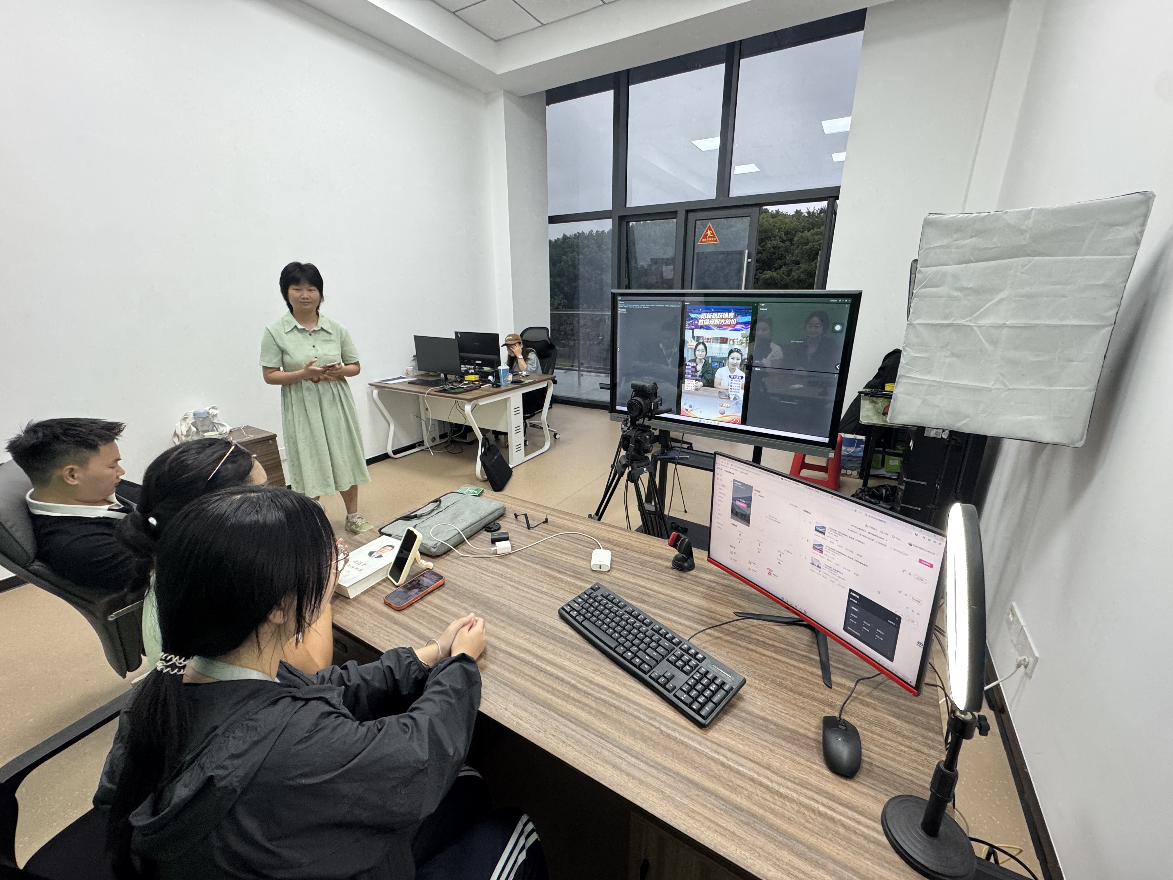 阳新城发劲跃体育中心品宣部由我司独家运营-湖北长征传媒有限公司